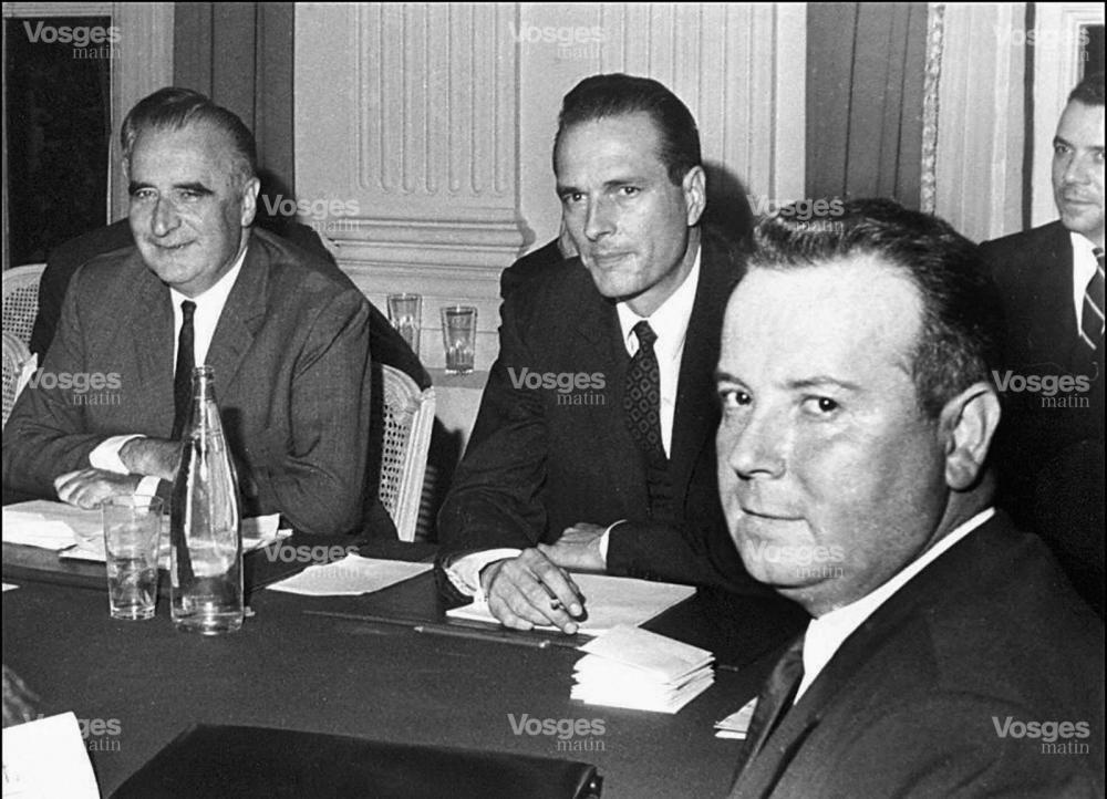 le-premier-ministre-georges-pompidou-et-un-jeune-secretaire-d-etat-promis-a-un-bel-avenir-jacques-chirac-photo-archives-afp-1525296379.thumb.jpg.678069a0f1e04f719afdd87675c4ed6e.jpg