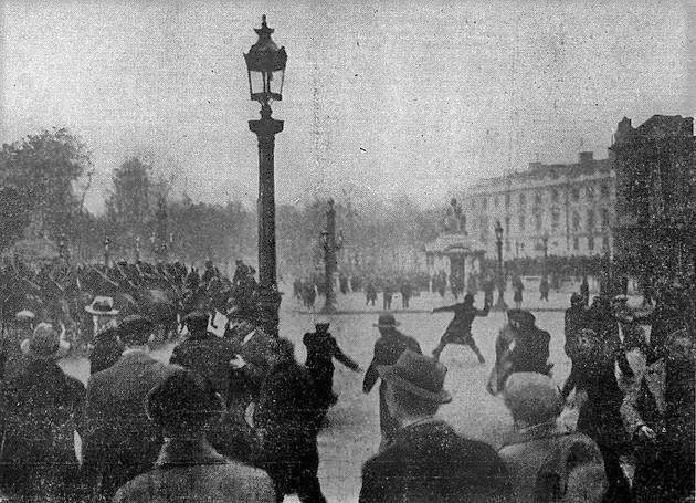 1772226041_Place_de_la_Concorde_7_fvrier_1934.jpg.fbb8a1b98209840a28f5a9e7c771a0f8.jpg