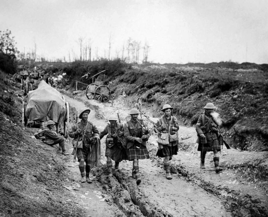 battle_of_the_somme_in_pictures_20.thumb.jpg.6d9e62f6f2bdf6c1e7341496dc7c9251.jpg