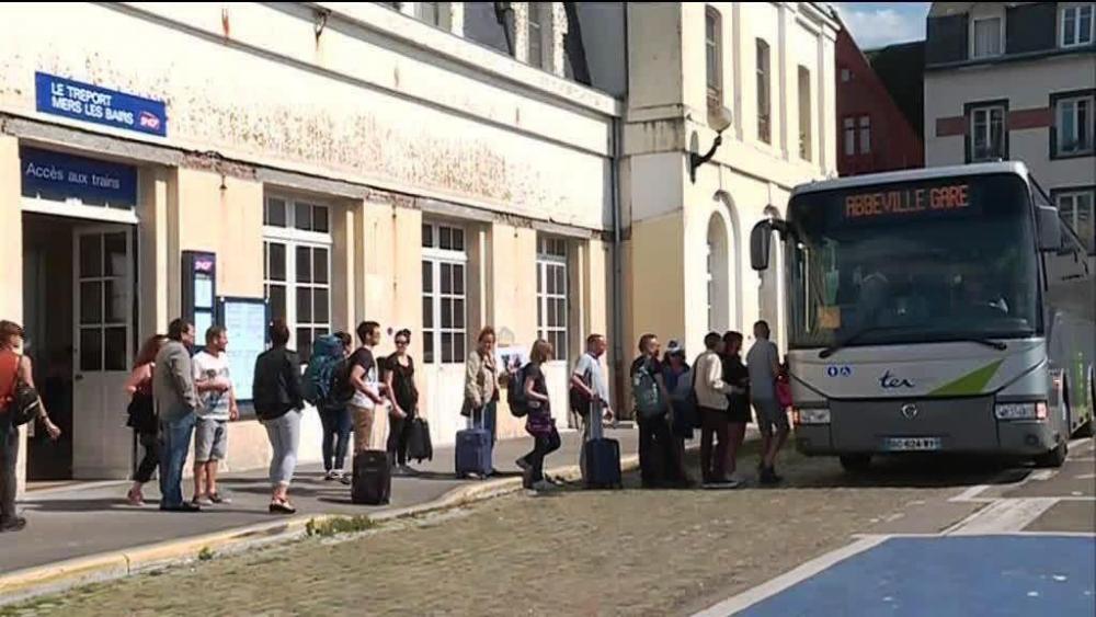 rassemblement_contre_suppression_ligne_abbeville_le_treport-00_00_19_24-3677881.thumb.jpg.e8fb65e9ff5e0bf48ab47d32c54a0ce4.jpg