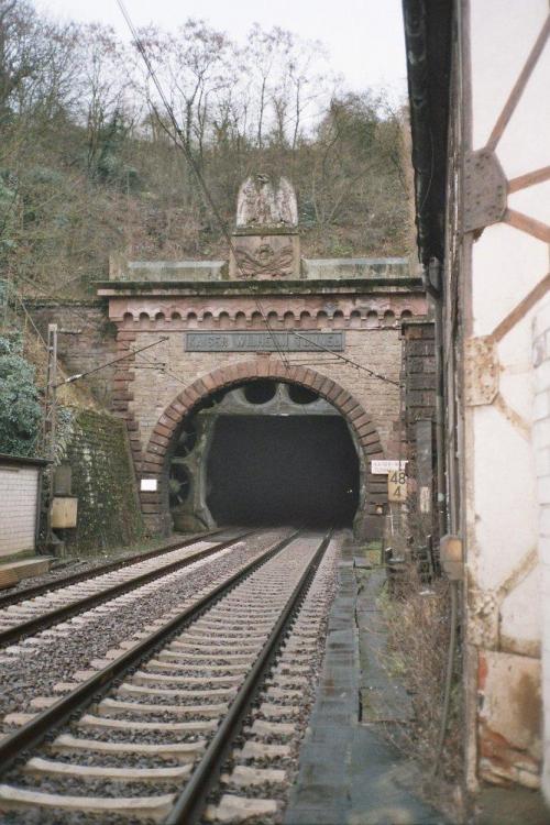 Kaiser_Wilhelm_Tunnel_Cochem.jpg