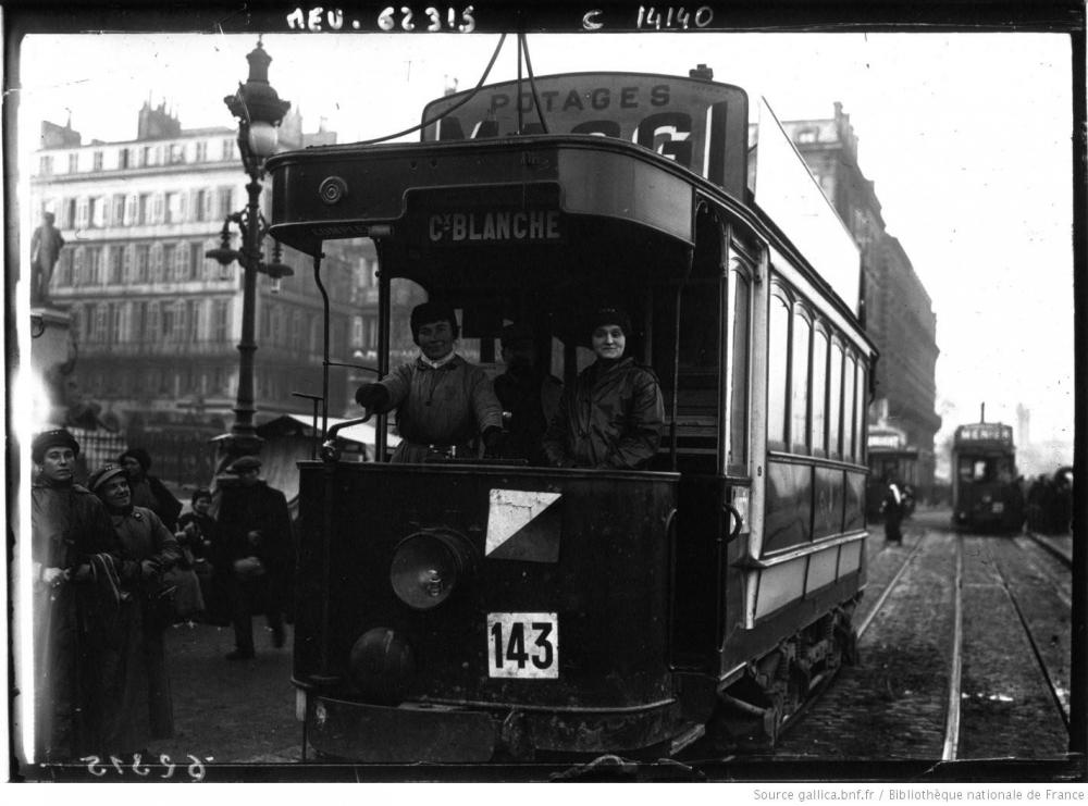 A_Bordeaux_les_femmes_conductrices_[...]Agence_de_btv1b90448843.JPEG