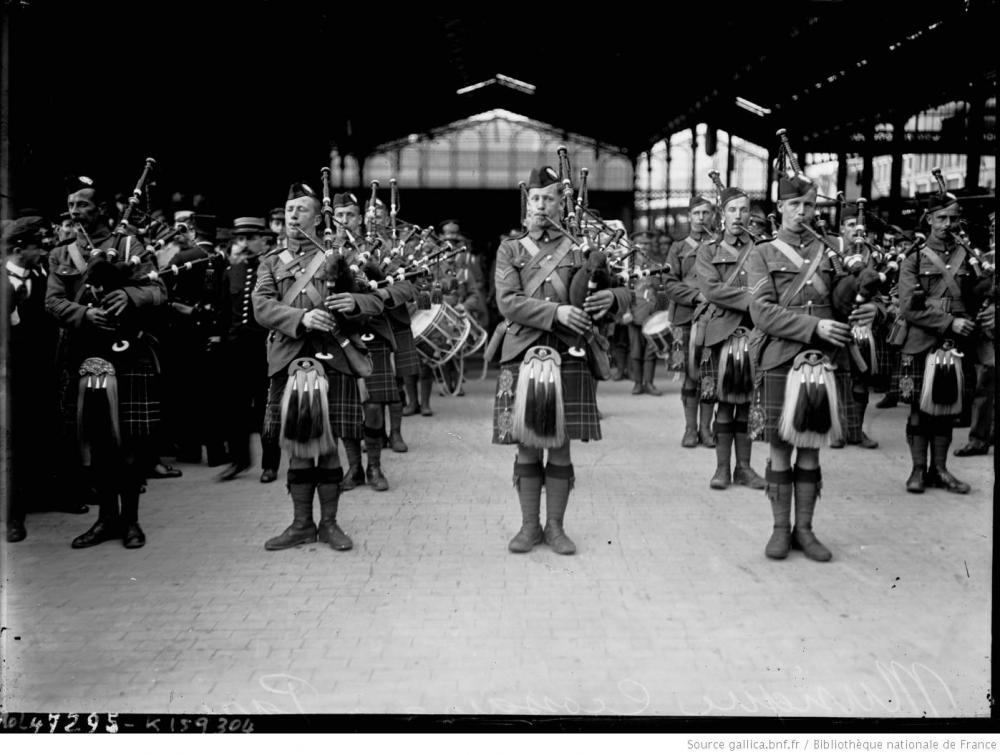 1174409262_Musique_cossaise__Paris_Gare_...Agence_Rol_btv1b69467697.thumb.JPEG.7473787efd6735838f53cc73a9a039fc.JPEG