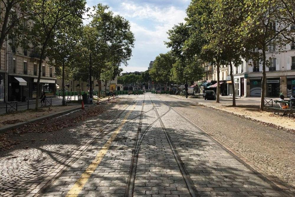 1280px-Paris_AvenueTourville_Tram_201708_03.thumb.jpg.508908ae50ab019f4c316ab5e1804ec9.jpg