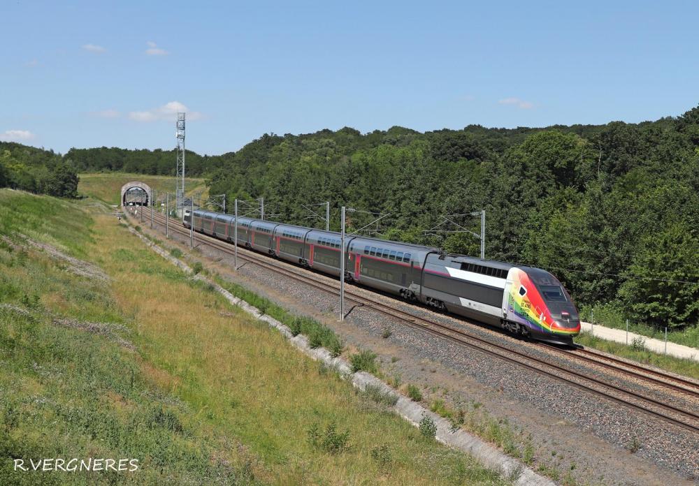 TGV 4712 LGBT.jpg