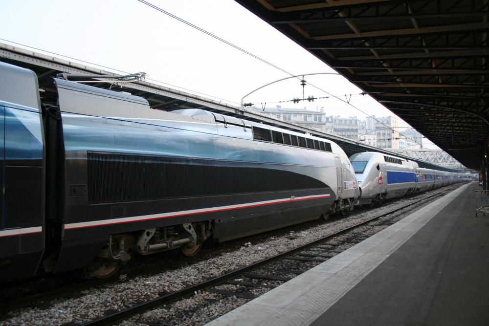 TGV_POS_384003-04_rame_4402_V150_+_384007-08_rame_4404_(19).jpg
