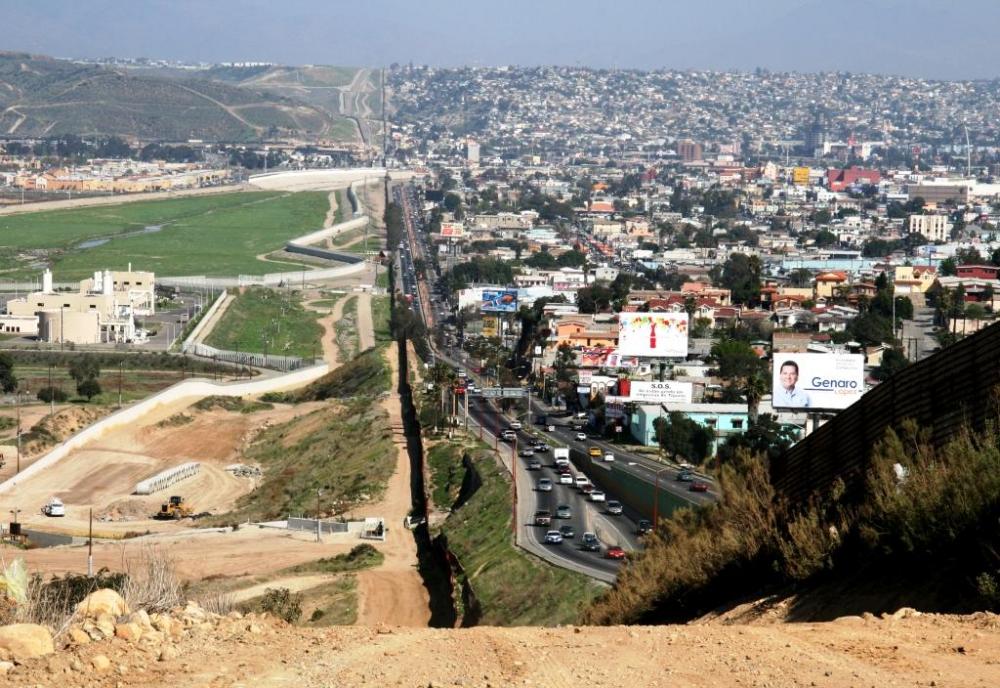 Border_USA_Mexico.thumb.jpg.2125a4f71df8e05749e95eca6d34eebf.jpg
