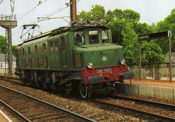 578519690_CARTOBULLE28TEL08-Loco2D25525engaredeCHARTRES-EureetLoir28-SNCF.jpg.f84fc72c29420bcc8b3d1675e24be5e6.jpg