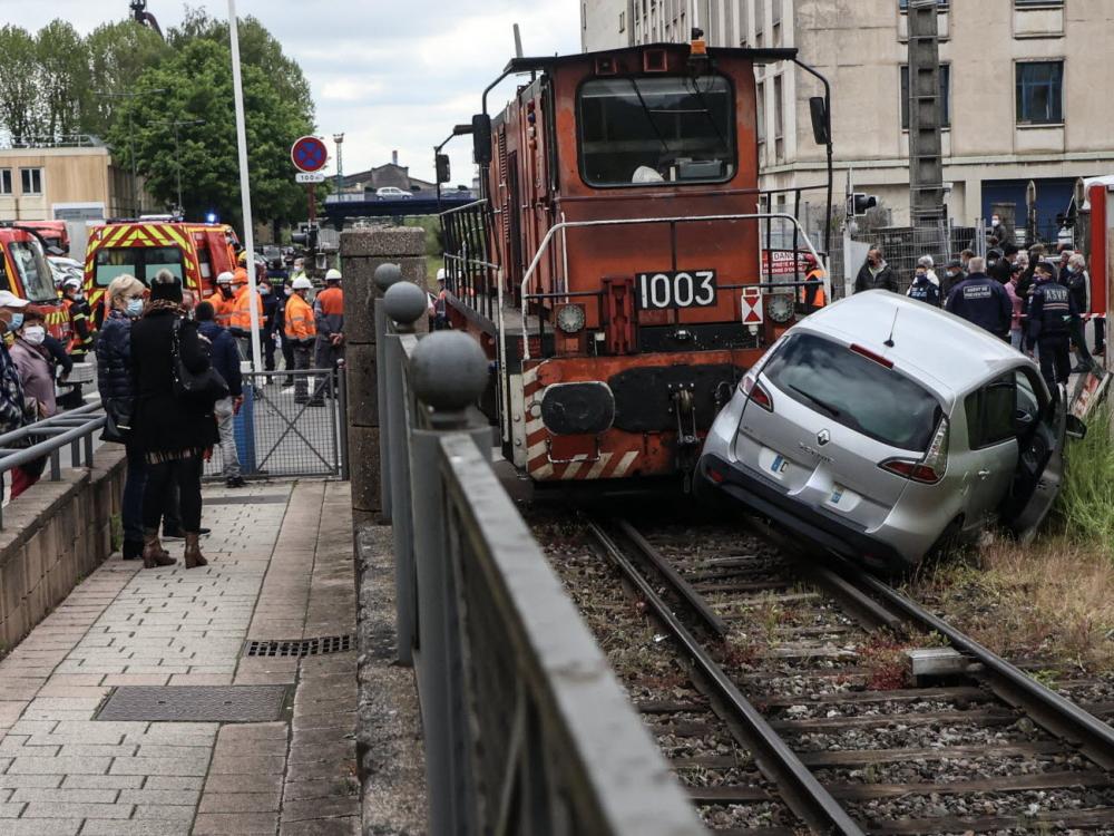 l-accident-le-premier-du-genre-a-hayange-selon-le-maire-s-est-produit-en-plein-centre-ville-photo-rl-pierre-heckler-1622110545.thumb.jpg.9cce32307dcba3fad45235ae02fc9946.jpg