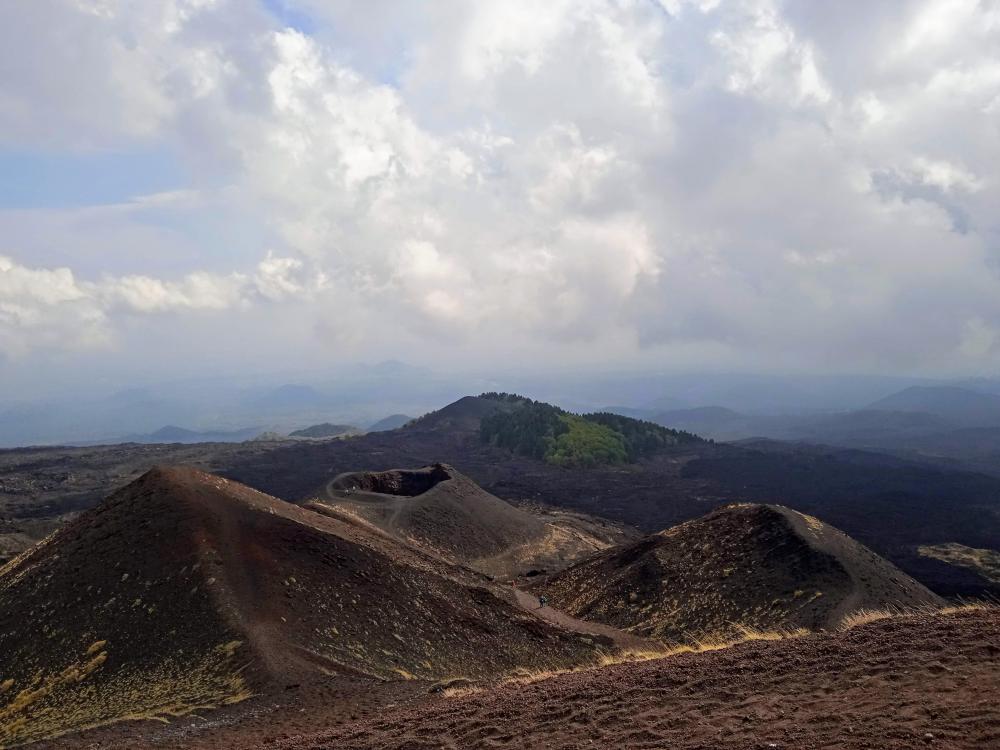 1144367560_Etna_20210909_152817_1.thumb.jpg.6e4731348c80c0e766f16696aaec456f.jpg