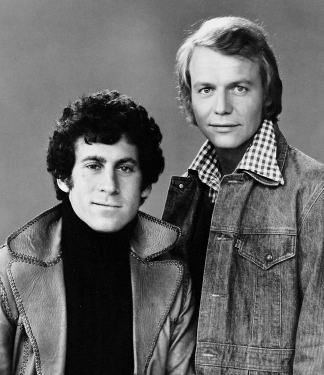 Paul_Michael_Glaser_David_Soul_1975.thumb.JPG.6c435c2de113a8b1a12bc5e2bcb89afc.JPG