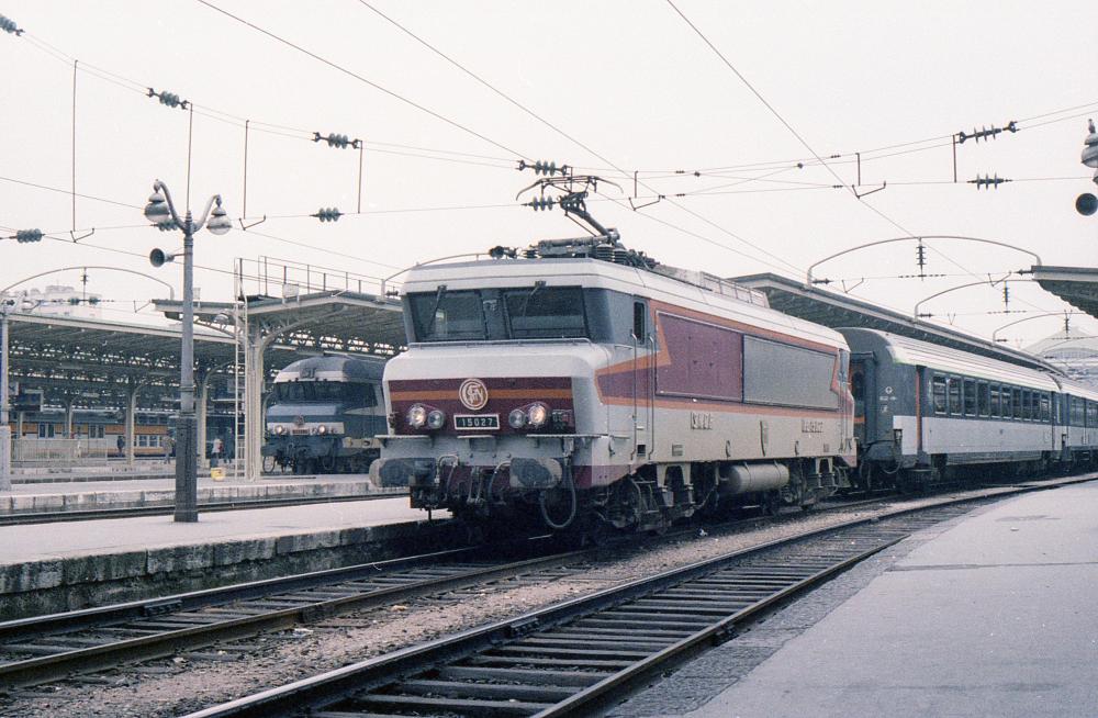 1983 06  BB 15027 PANTO TGV(4).jpg